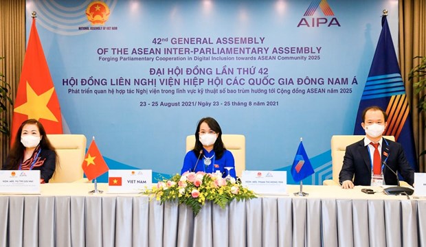 AIPA-42 : Renforcement des capacites des entreprises et de l’integration economique de l’ASEAN hinh anh 1