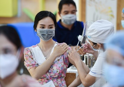 Le Fonds de vaccins contre le COVID-19 a recu pres de 8.635 milliards de dongs hinh anh 1