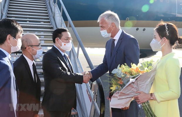 Le president de l’AN du Vietnam arrive a Bruxelles pour une visite de travail au Parlement europeen hinh anh 1