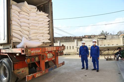 Ho Chi Minh-Ville recevra 56.555 tonnes de riz de la reserve nationale hinh anh 1