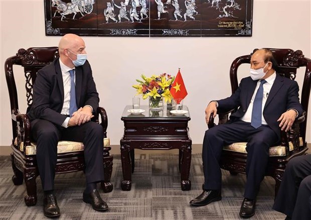 Le chef de l’Etat vietnamien recoit le president de la FIFA a New York hinh anh 1