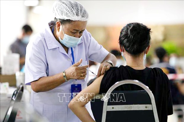 Asie du Sud-Est : des pays accelerent la vaccination pour faire face au coronavirus hinh anh 1