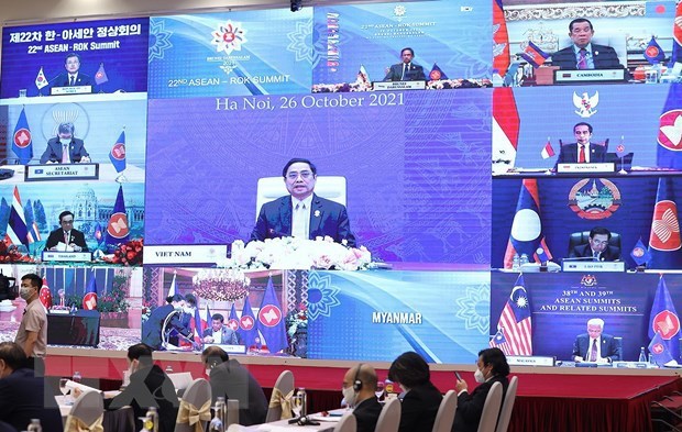Le PM participe a une serie d’evenements dans le cadre des 38e et 39e Sommets de l'ASEAN hinh anh 2