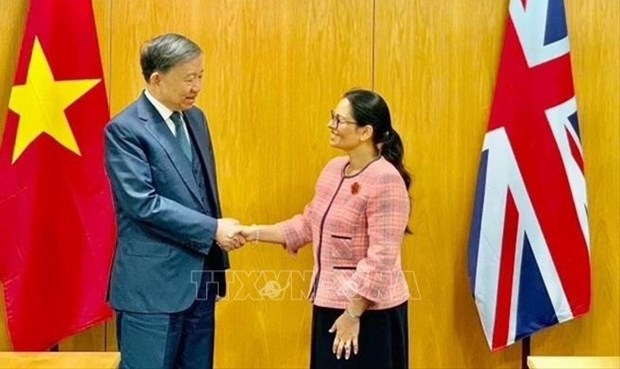 Le ministre vietnamien de la Securite publique rencontre la ministre britannique de l'Interieur hinh anh 1