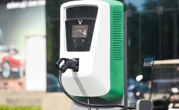 VinFast et EDF cooperent dans l'installation de bornes de recharge pour voitures electriques hinh anh 1