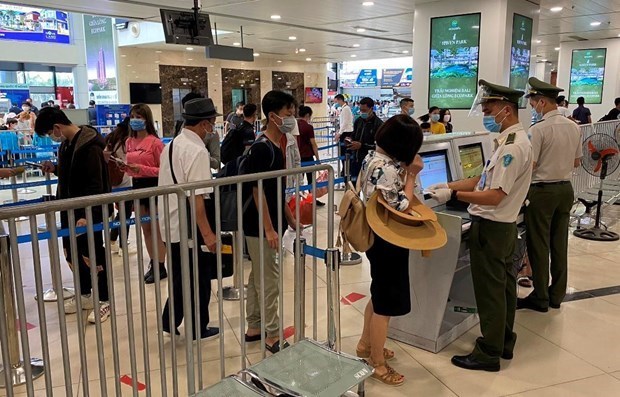 L'aeroport de Noi Bai certifie mondialement pour assurer la securite de sante des passagers hinh anh 1