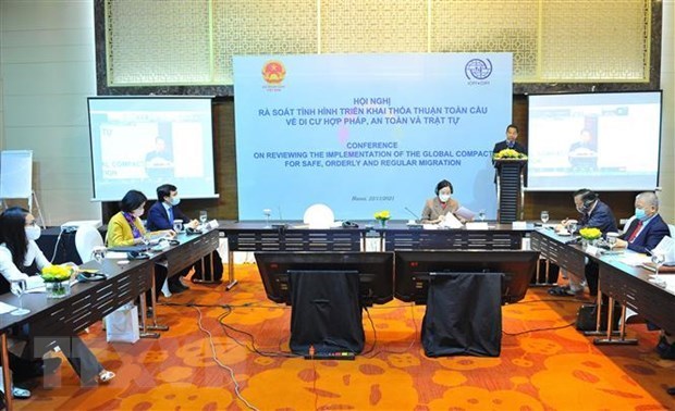 Le Vietnam examine la mise en œuvre du Pacte mondial sur les migrations hinh anh 1