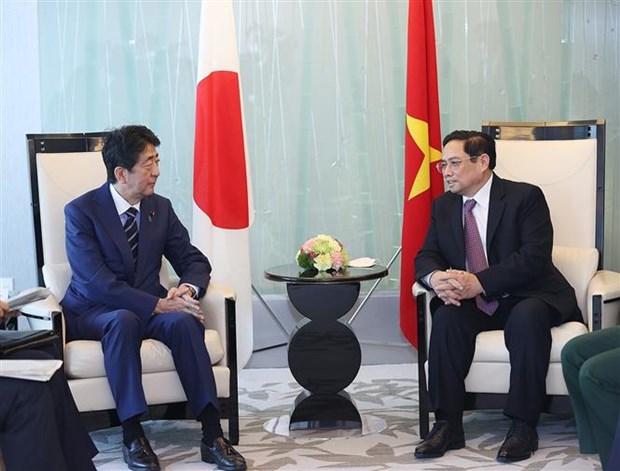 Le PM Pham Minh Chinh recoit des anciens dirigeants japonais hinh anh 1