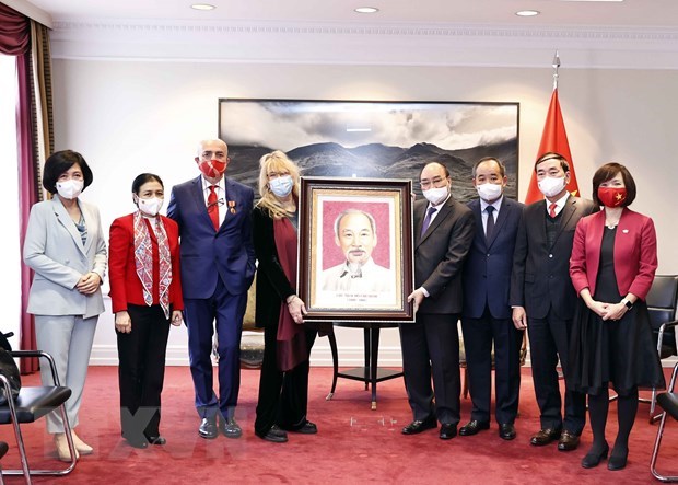 Le president Nguyen Xuan Phuc rencontre la consule honoraire du Vietnam a Turin (Italie) hinh anh 1