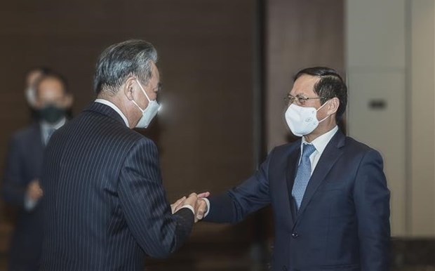 Entretien entre les ministres vietnamien et chinois des Affaires etrangeres hinh anh 1