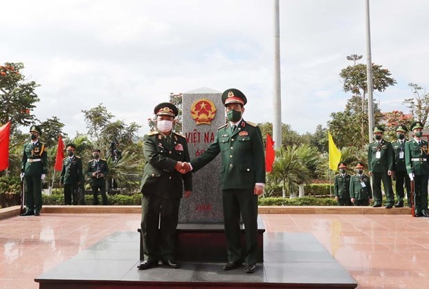 Le Vietnam et le Laos renforcent leur cooperation dans la defense hinh anh 1