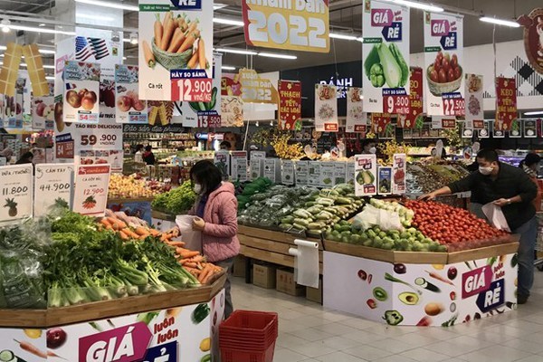 Les supermarches de Hanoi preparent des marchandises pour le Tet hinh anh 1