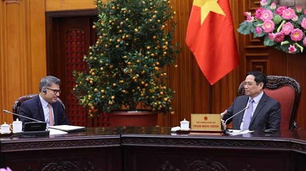 Le PM a demande a AstraZeneca de continuer a fournir des vaccins anti-COVID-19 au Vietnam hinh anh 2