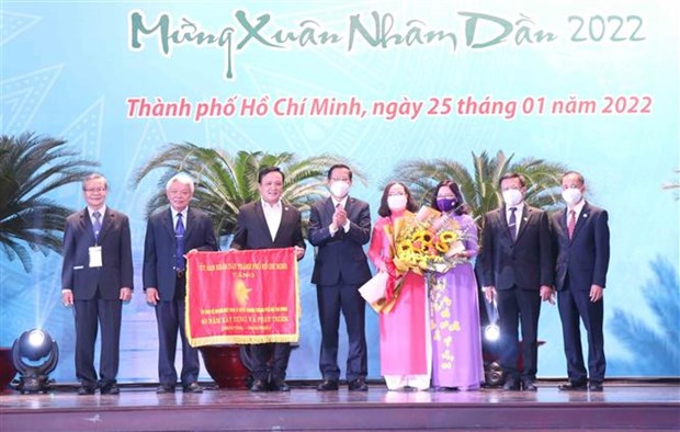 Tet: Rencontre entre les dirigeants de Ho Chi Minh-Ville et des Vietnamiens d’outre-mer hinh anh 4
