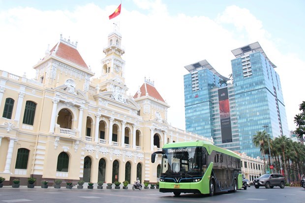 Ho Chi Minh-Ville compte piloter cinq lignes de bus electriques au premier trimestre hinh anh 1