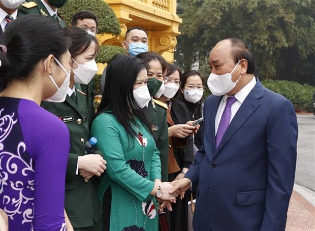 Le president Nguyen Xuan Phuc salue les contributions des agents de sante hinh anh 1