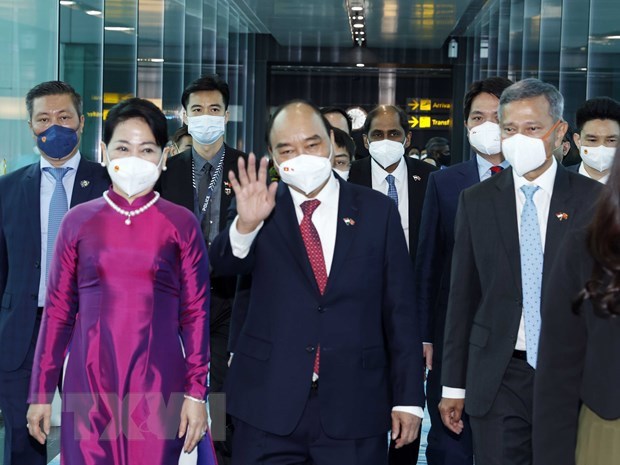 Le president Nguyen Xuan Phuc conclut sa visite d’Etat a Singapour hinh anh 1