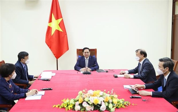 Le PM vietnamien discute business avec le directeur general d’Adidas hinh anh 2