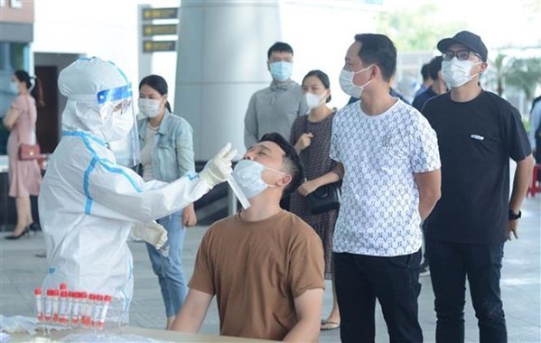 Le Vietnam recense ce jeudi 118.790 nouveaux cas de COVID-19 hinh anh 1