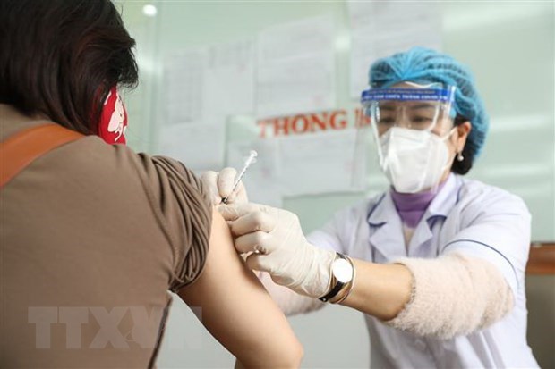 Le Vietnam recense ce samedi plus de 131.800 nouveaux cas de COVID-19 hinh anh 1