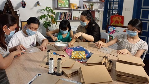 Des enfants autistes developpent leur creativite avec de l’artisanat hinh anh 1
