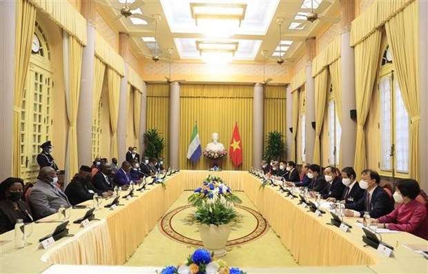 Vietnam-Sierra Leone: les presidents discutent des mesures a booster les liens economiques hinh anh 2