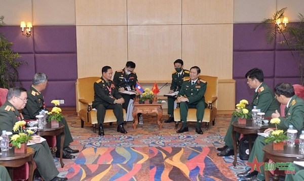 Renforcer la cooperation dans la defense entre le Vietnam et le Laos et le Myanmar hinh anh 1