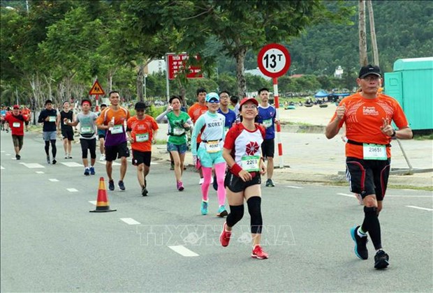 Plus de 5.000 personnes participent au Marathon international Da Nang 2022 hinh anh 1