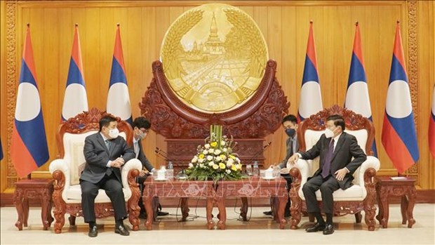 Le ministre Nguyen Chi Dung rend des visites de courtoisie aux dirigeants lao hinh anh 1