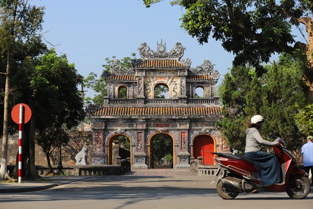 A la decouverte des monuments historiques de Hue en courant hinh anh 4