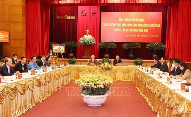 Le leader du Parti exhorte Quang Ninh a garder le cap du developpement durable hinh anh 2