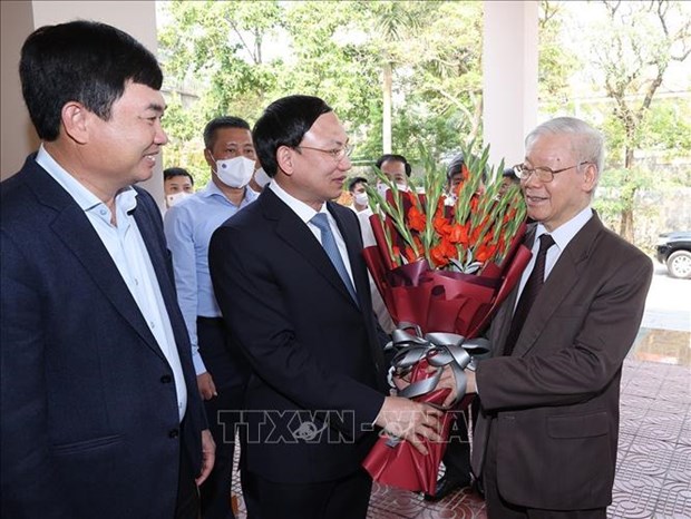 Le leader du Parti exhorte Quang Ninh a garder le cap du developpement durable hinh anh 1