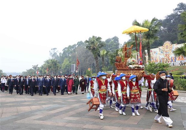 Le president Nguyen Xuan Phuc rend hommage aux rois fondateurs Hung a Viet Tri hinh anh 1