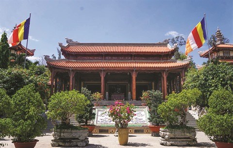 Le plus grand Bouddha du pays se trouve a la pagode Long Son hinh anh 1