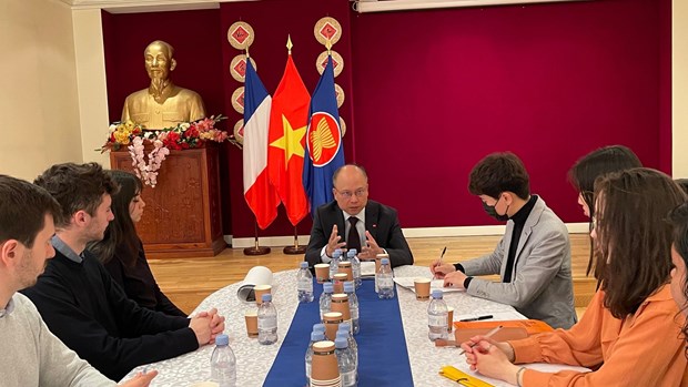 Des etudiants en sciences politiques decouvrent les relations Vietnam - France et Vietnam - UE hinh anh 1