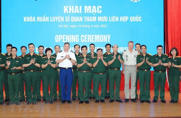 Le Vietnam accueille la formation des officiers d'etat-major des Nations Unies hinh anh 1