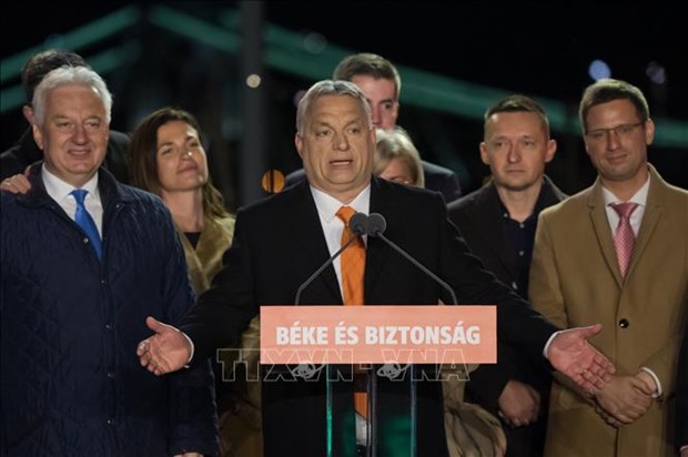 Le leader du PCV felicite le president du parti FIDESZ de Hongrie hinh anh 1