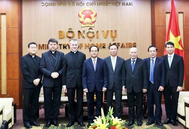 Le vice-ministre de l’Interieur Vu Chien Thang recoit un responsable du Vatican hinh anh 2