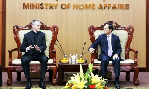 Le vice-ministre de l’Interieur Vu Chien Thang recoit un responsable du Vatican hinh anh 1