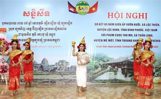 Vietnam-Cambodge : les residents le long de la frontiere renforcent leur amitie hinh anh 1