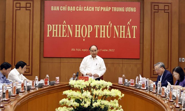 Le president Nguyen Xuan Phuc demande d’elever la qualite de la formation en licence de droit hinh anh 1