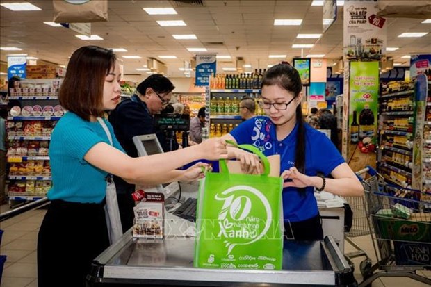 Le Vietnam bannira les sacs plastiques des marches d’ici 2030 hinh anh 2