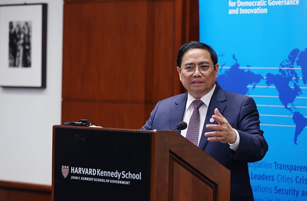 Allocution du PM vietnamien sur la construction d'une economie independante et autonome a l'Universite de Harvard hinh anh 1