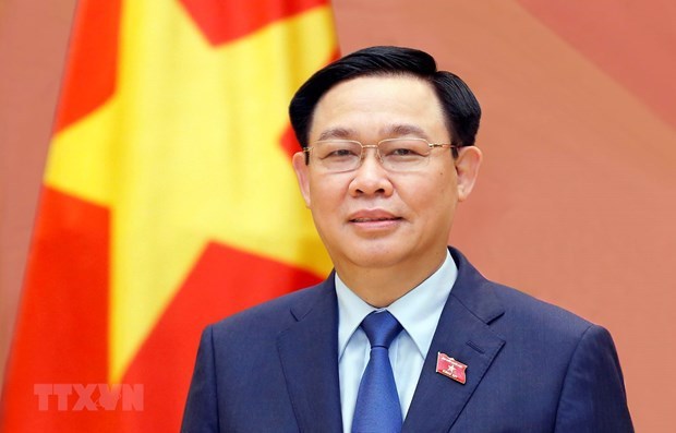 Le president de l’AN Vuong Dinh Hue en route pour le Laos hinh anh 1