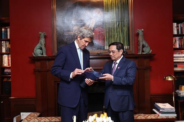 Le PM Pham Minh Chinh recoit l'envoye special du president americain pour le climat hinh anh 1