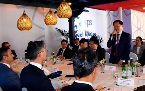 Le Vietnam discute des partenariats au WEF 2022 a Davos hinh anh 2