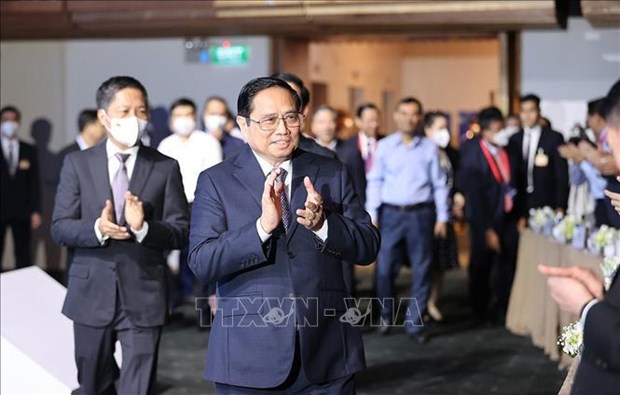 Le PM assiste au 4e Forum economique du Vietnam hinh anh 1