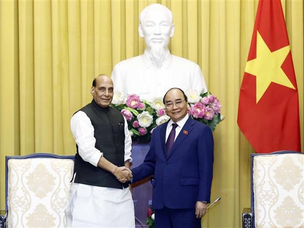 Le president Nguyen Xuan Phuc recoit le ministre indien de la Defense Rajnath Singh hinh anh 1