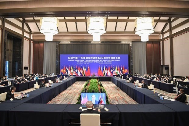 28e consultation des officiels de haut niveau ASEAN-Chine hinh anh 1