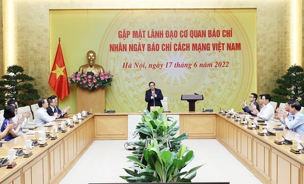 Le Premier ministre Pham Minh Chinh salue la presse et montre la voie a suivre hinh anh 1